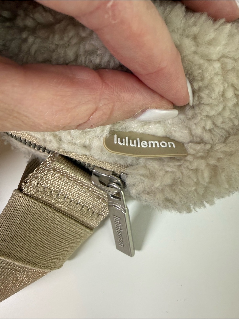 Lululemon | Fleece Everywhere Belt Bag Sherpa Crossbody Waist Bag | Beige | O/S - Picture 3 of 16